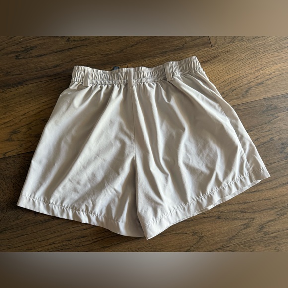 Vuori Villa Trouser Shorts - Picture 3 of 7